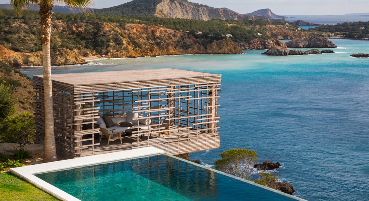 The Ibiza Luxury Travel Guide: Beach Clubs, Villas, and How to Arrive